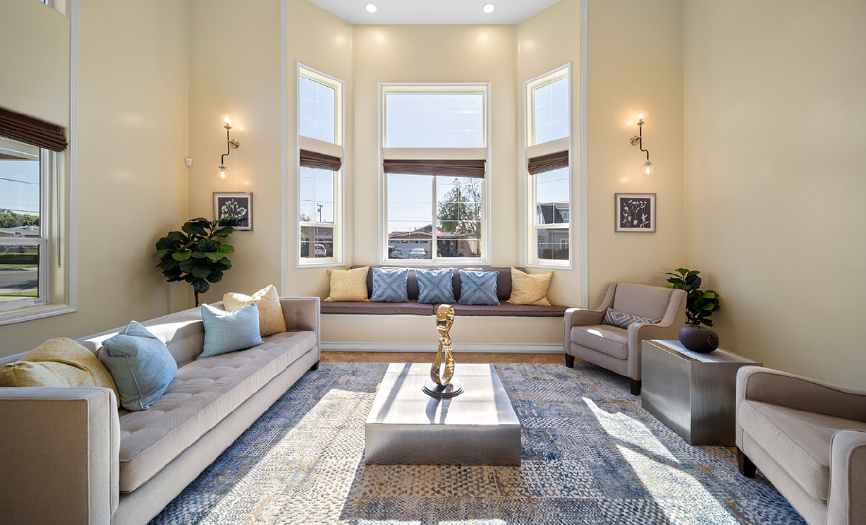 12102 Reagan St, Los Alamitos  CA: 