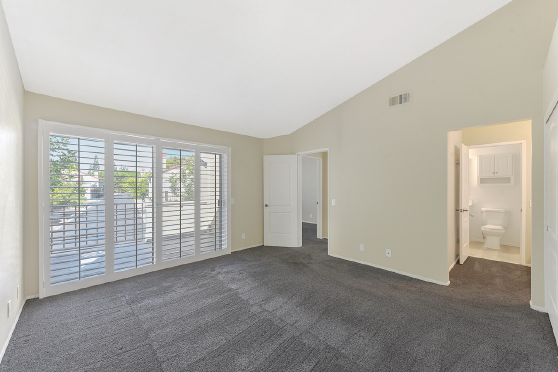 22 Stanford, Irvine CA: 