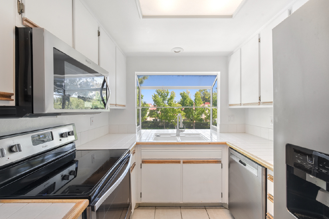 22 Stanford, Irvine CA: 