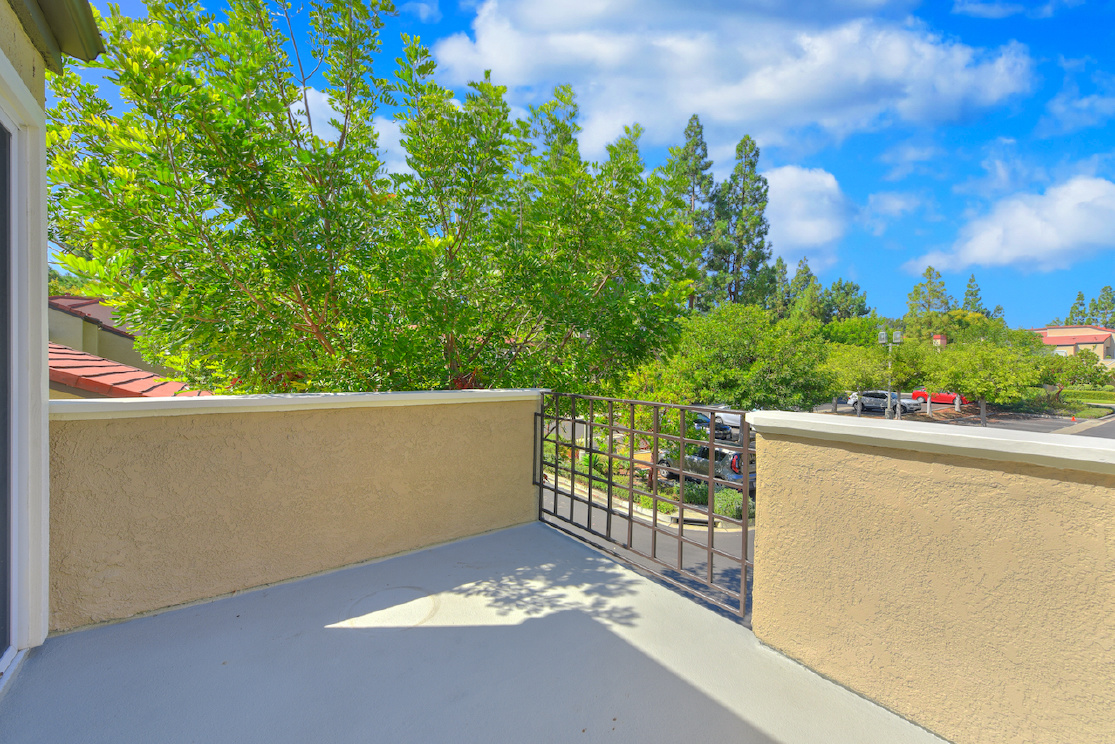 22 Stanford, Irvine CA: 