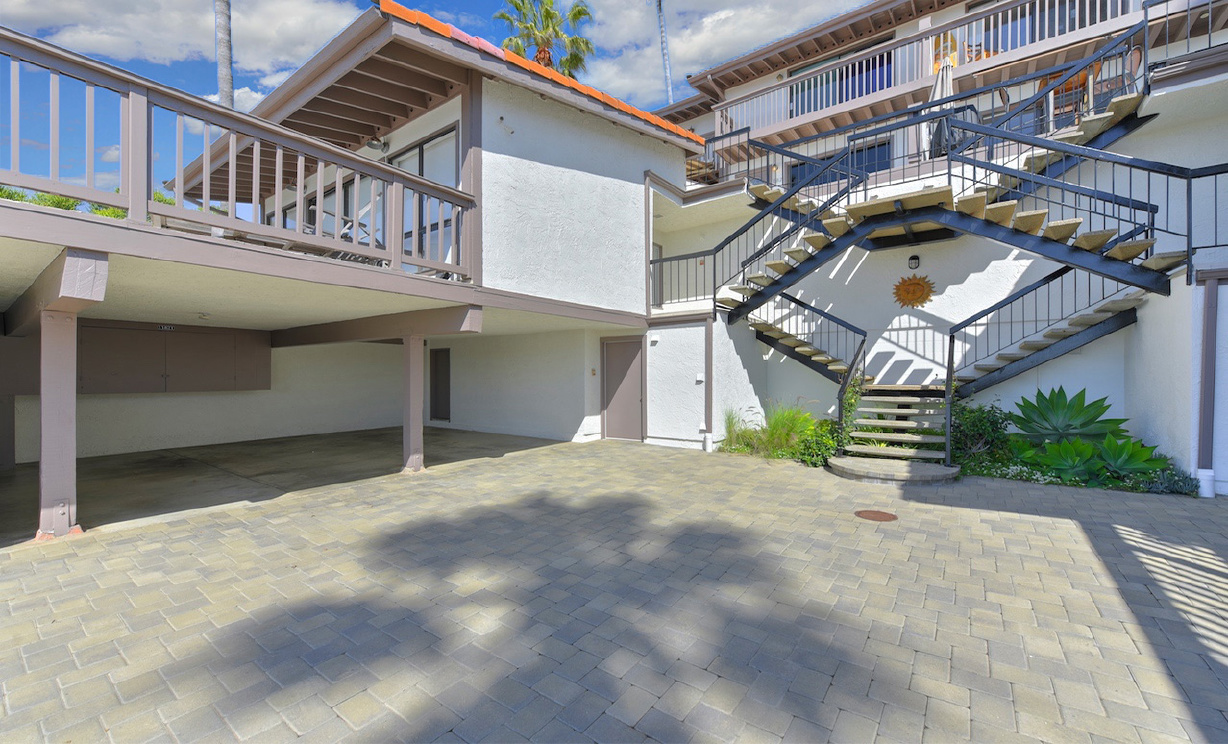 11821 Ellice St , Malibu  CA: 