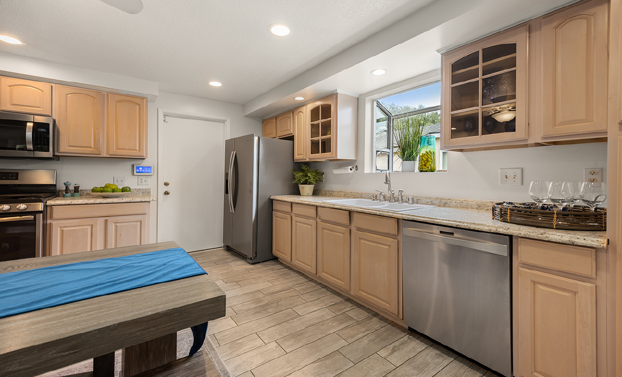 325 N Orange Avenue, Fullerton CA: 