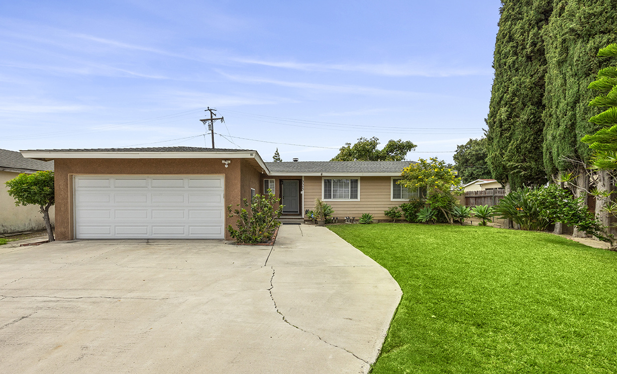 325 N Orange Avenue, Fullerton CA: 