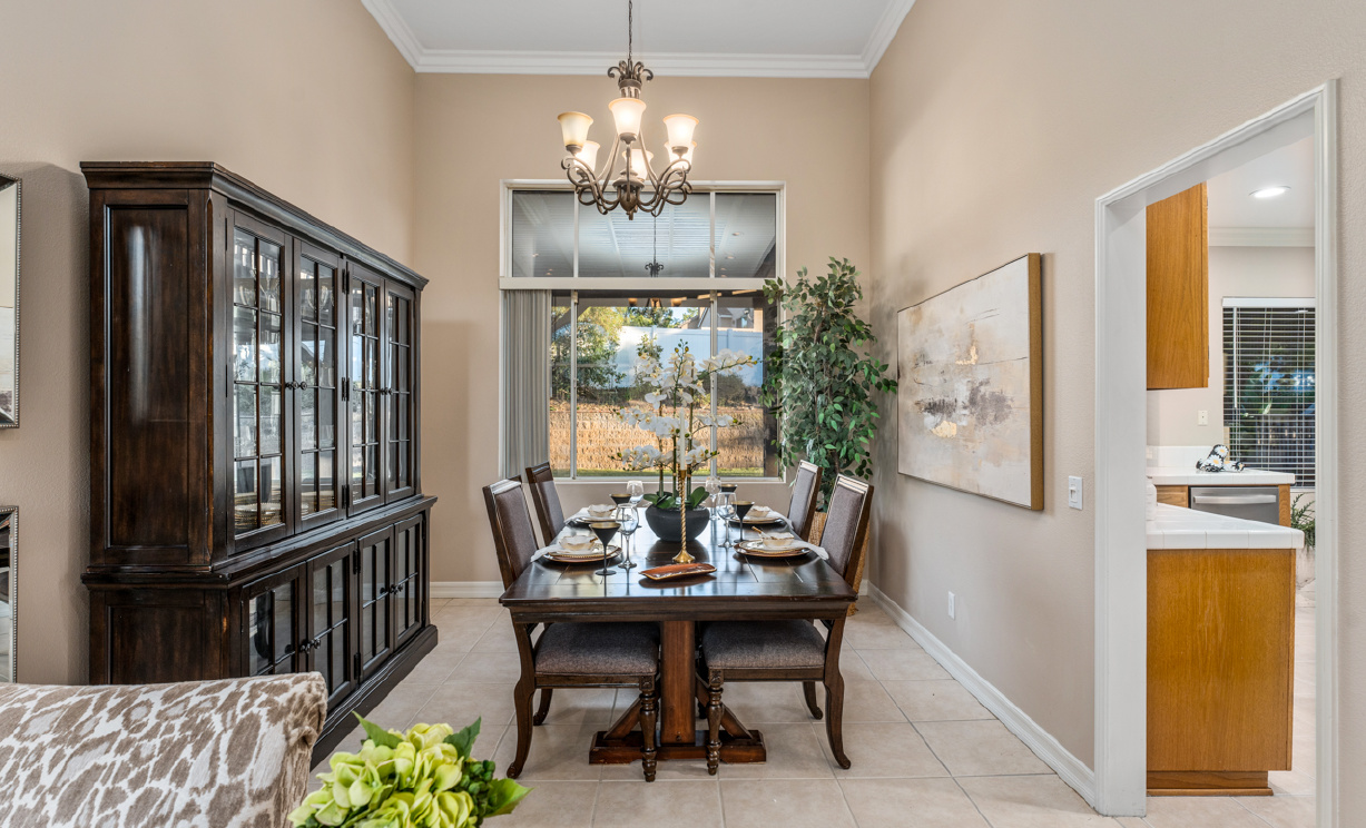 368 Redwing Circle, Corona  CA: 