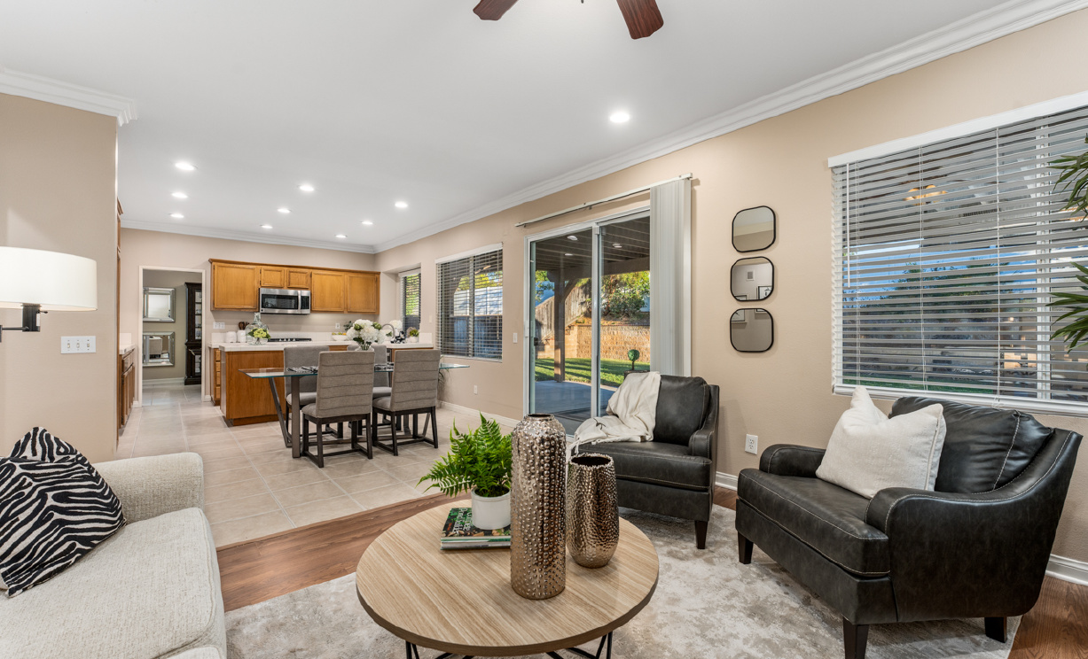 368 Redwing Circle, Corona  CA: 