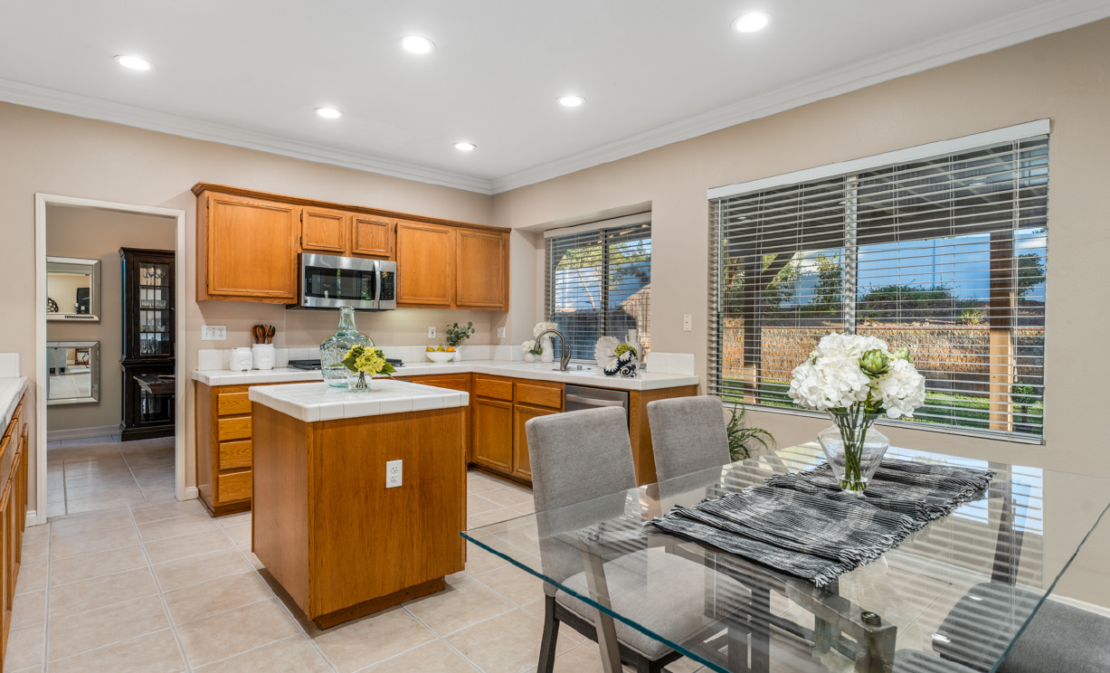 368 Redwing Circle, Corona  CA: 