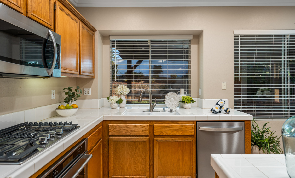 368 Redwing Circle, Corona  CA: 