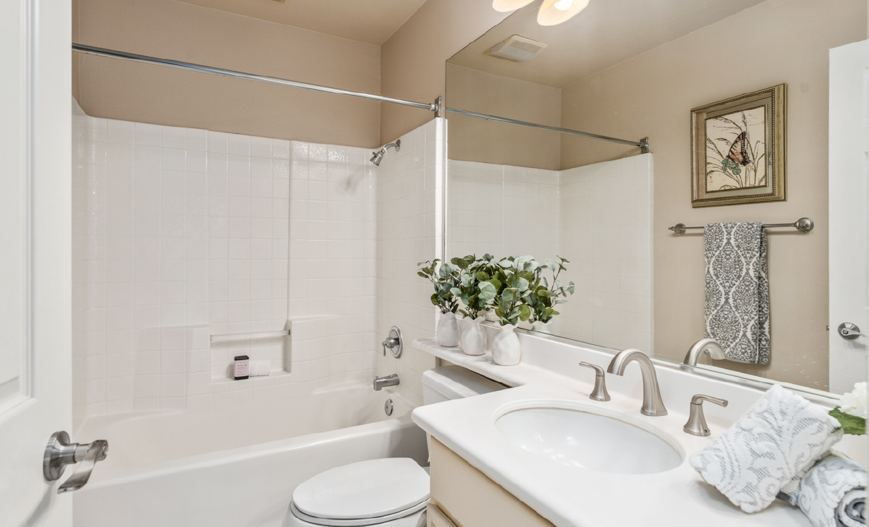 368 Redwing Circle, Corona  CA: 