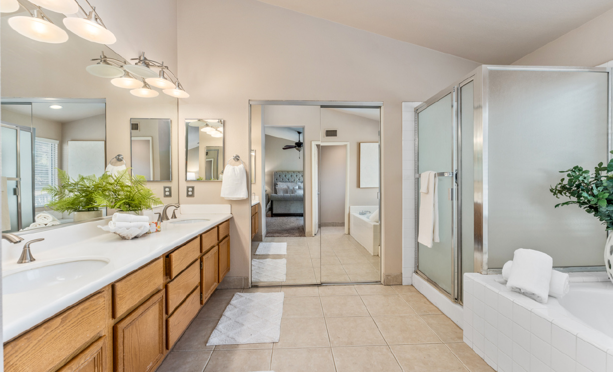 368 Redwing Circle, Corona  CA: 