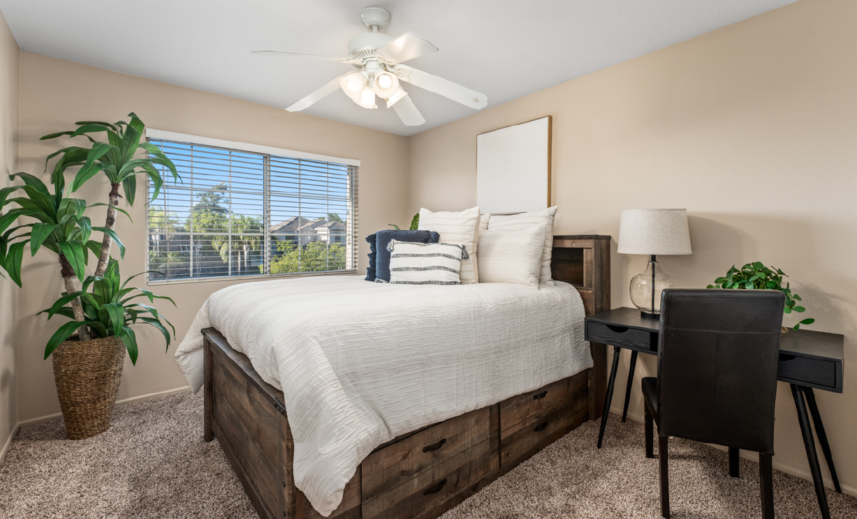 368 Redwing Circle, Corona  CA: 