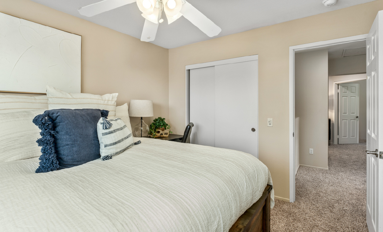 368 Redwing Circle, Corona  CA: 