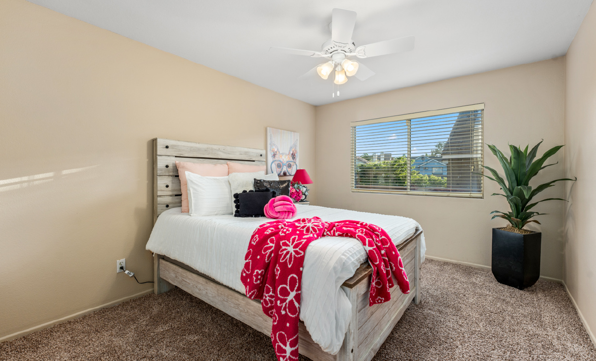 368 Redwing Circle, Corona  CA: 