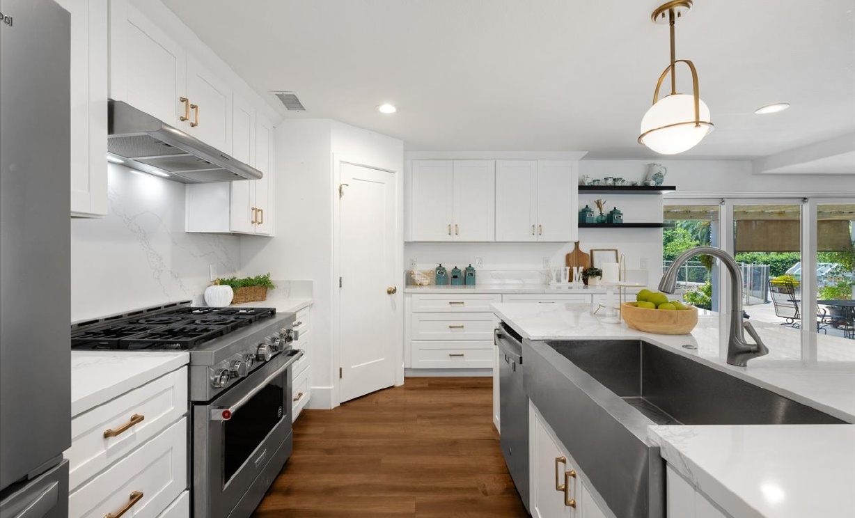 2860 Hudson Ave, Corona  CA: 