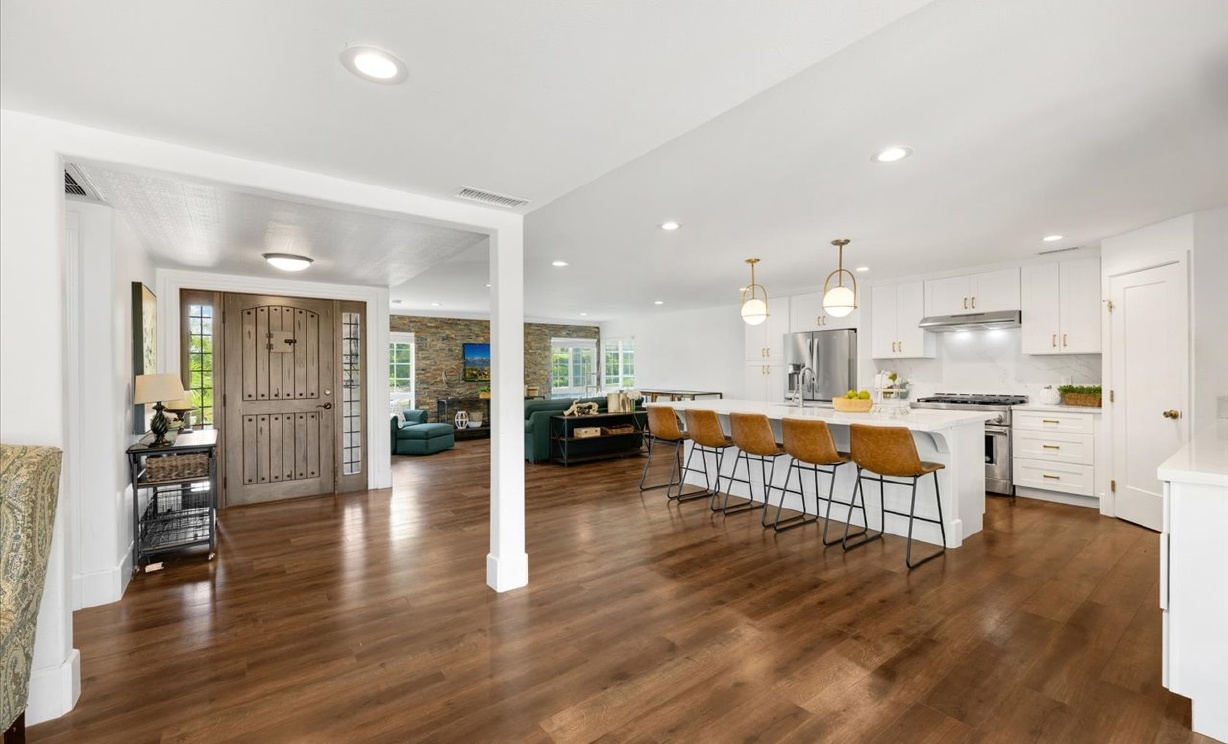 2860 Hudson Ave, Corona  CA: 