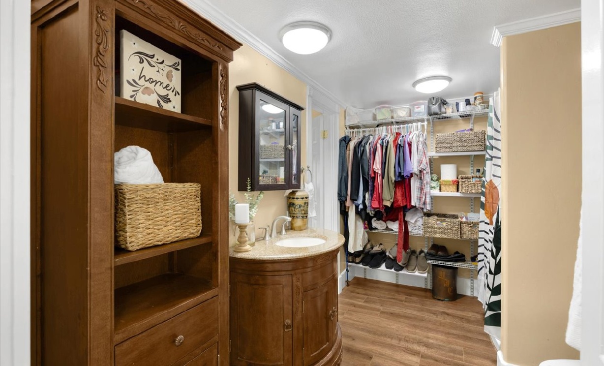 2860 Hudson Ave, Corona  CA: 