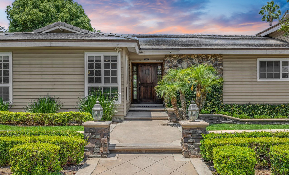 2860 Hudson Ave, Corona  CA: 
