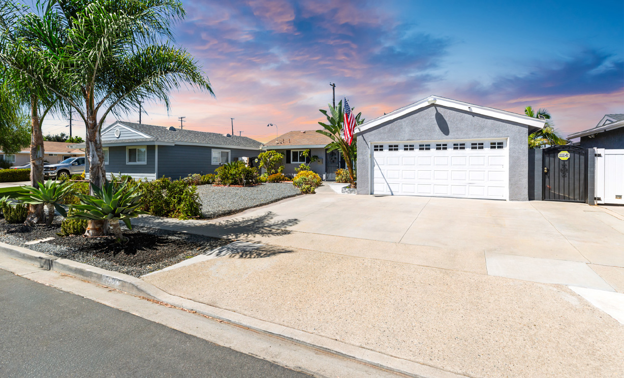 5521 Myra Avenue, Cypress CA: 