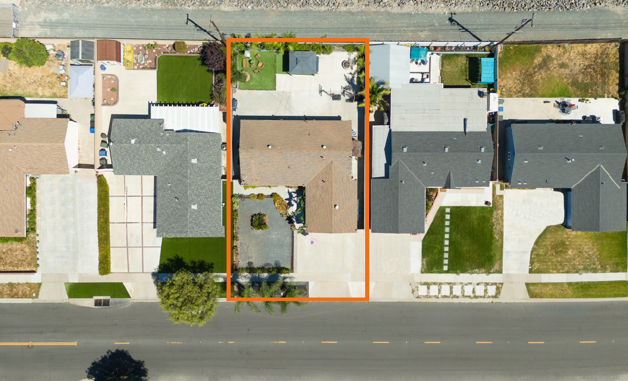 5521 Myra Avenue, Cypress CA: 