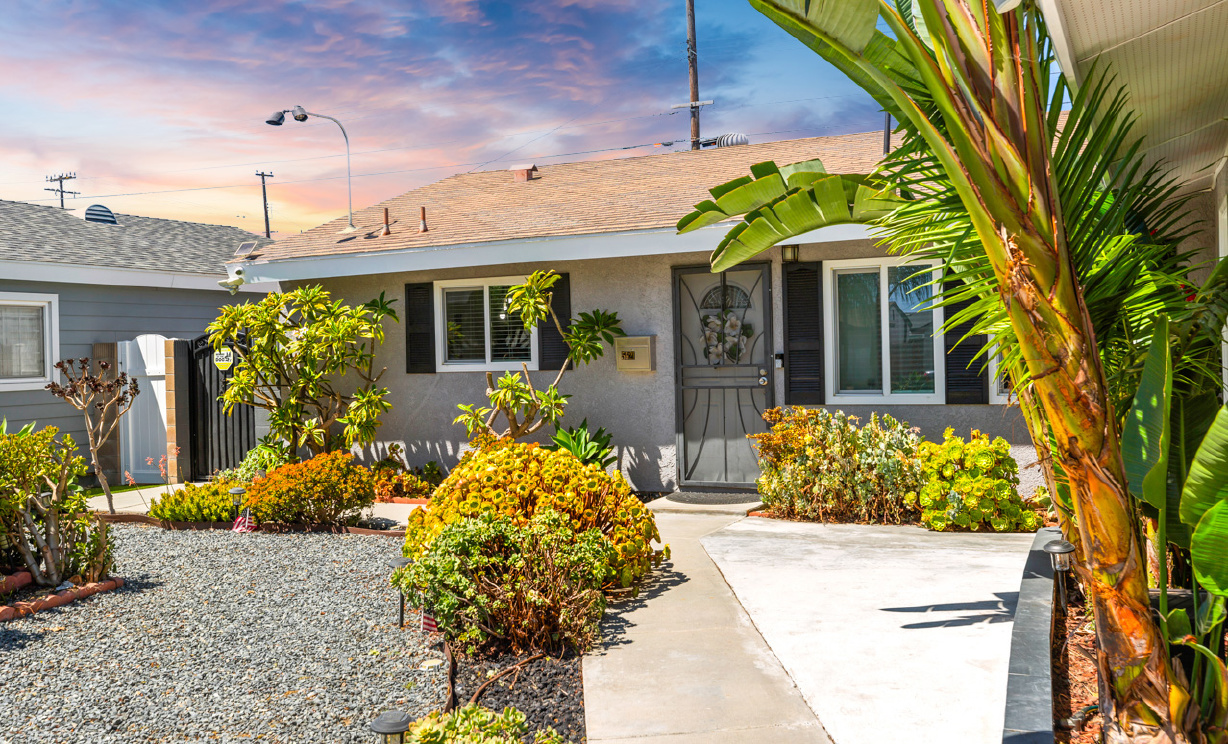 5521 Myra Avenue, Cypress CA: 