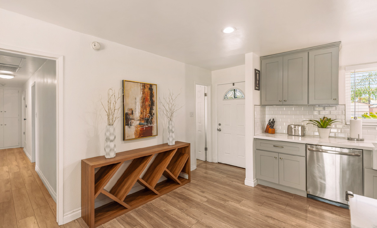 5521 Myra Avenue, Cypress CA: 