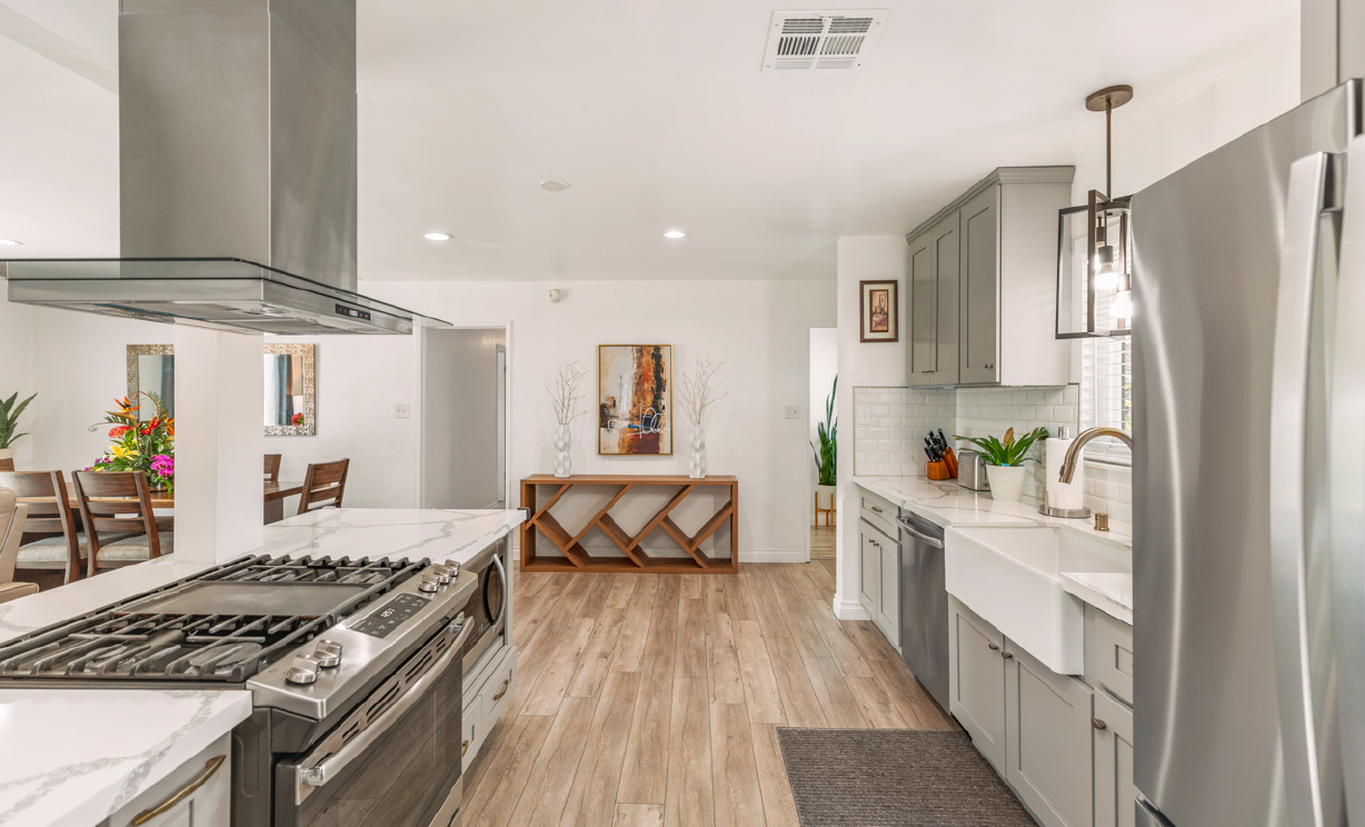5521 Myra Avenue, Cypress CA: 