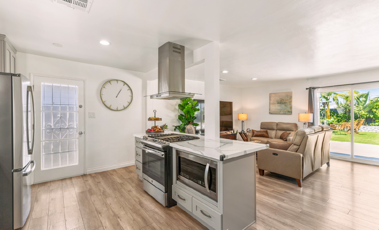 5521 Myra Avenue, Cypress CA: 
