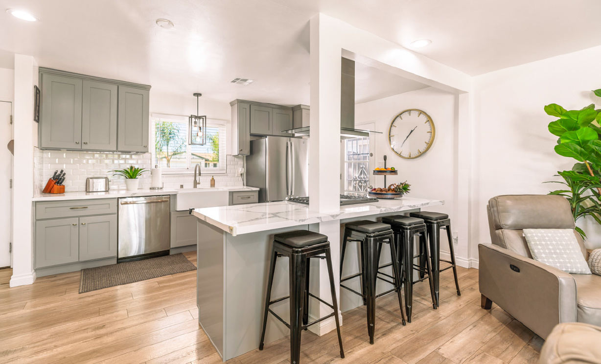 5521 Myra Avenue, Cypress CA: 