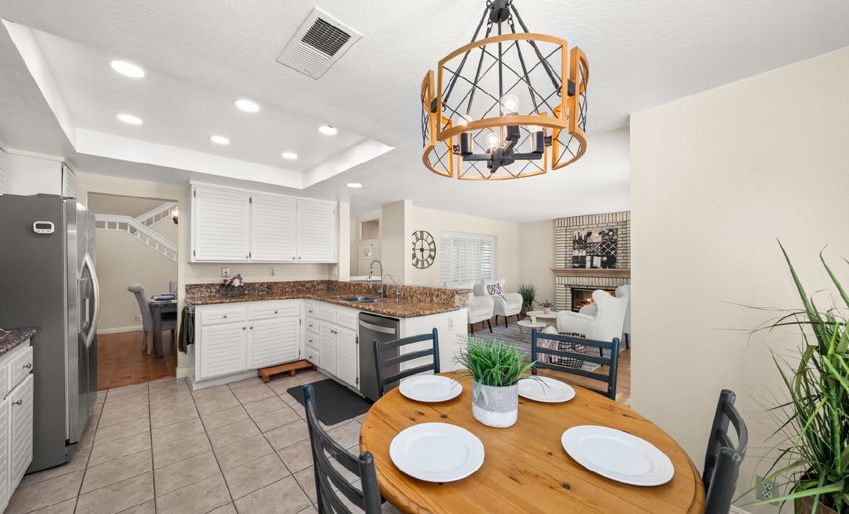 870 E Buchanan Court, Brea CA: 
