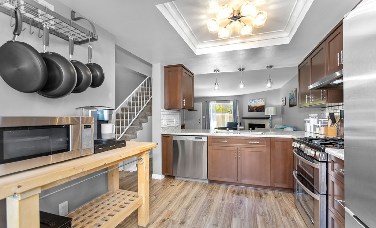 290 Victoria Street, Costa Mesa CA: 