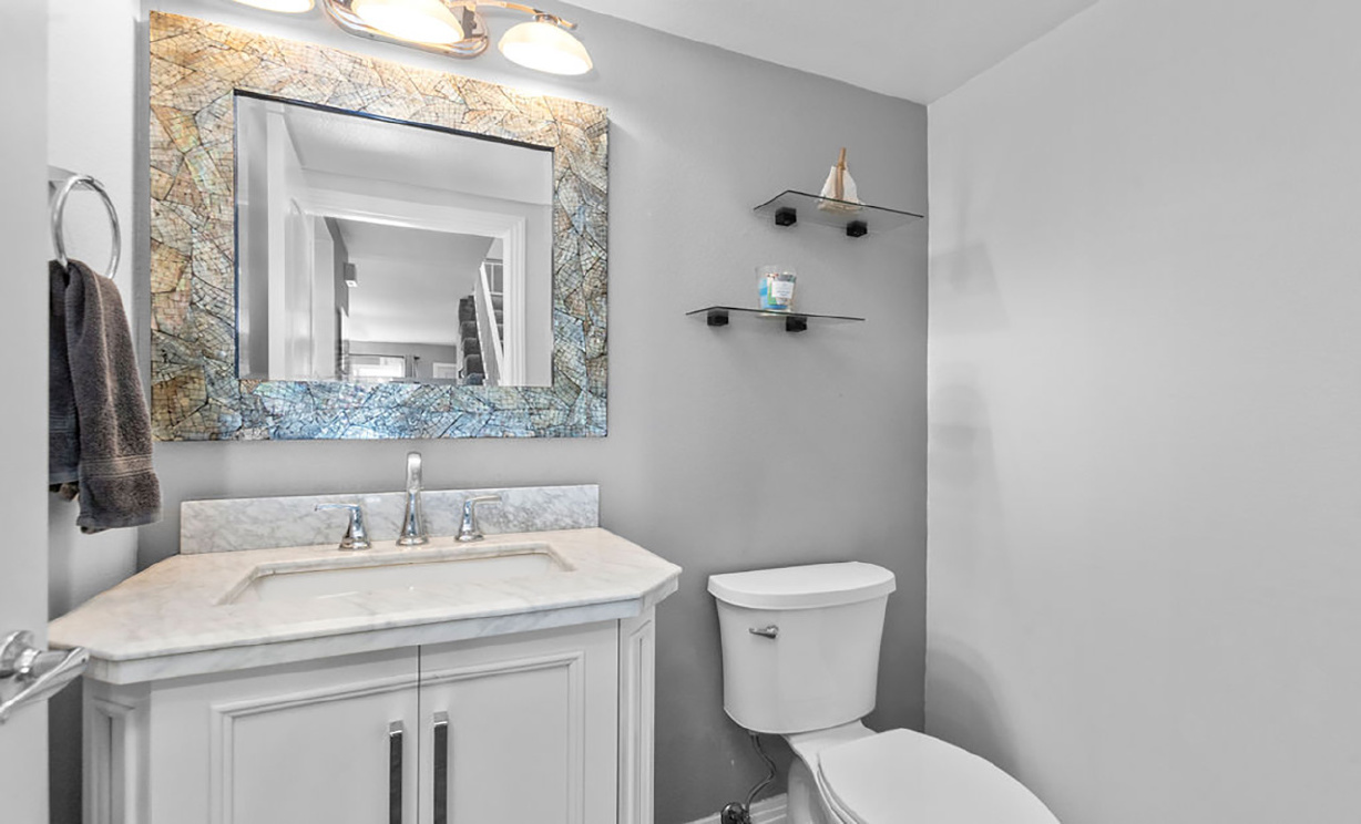 290 Victoria Street, Costa Mesa CA: 