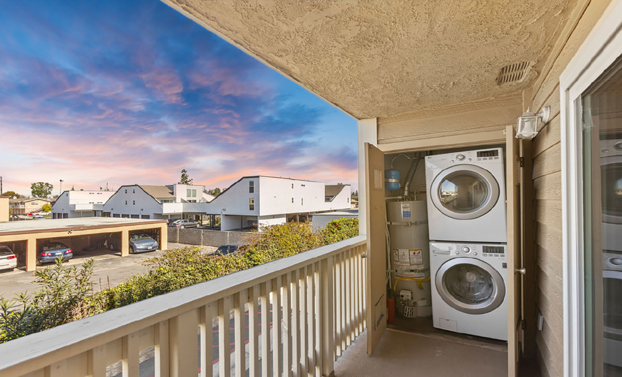 290 Victoria Street, Costa Mesa CA: 