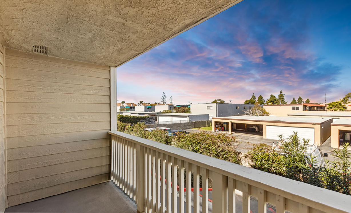 290 Victoria Street, Costa Mesa CA: 