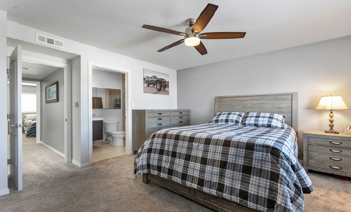 290 Victoria Street, Costa Mesa CA: 