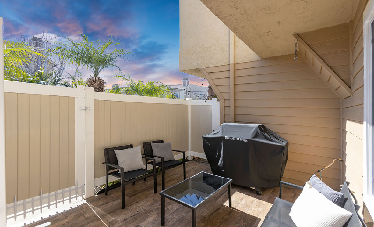 290 Victoria Street, Costa Mesa CA: 