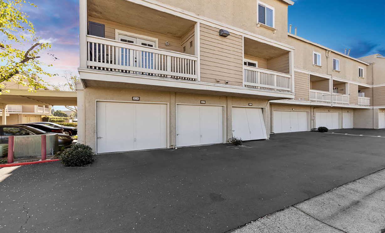 290 Victoria Street, Costa Mesa CA: 
