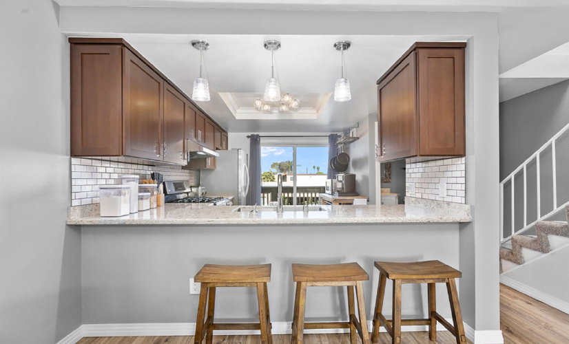 290 Victoria Street, Costa Mesa, CA 92627