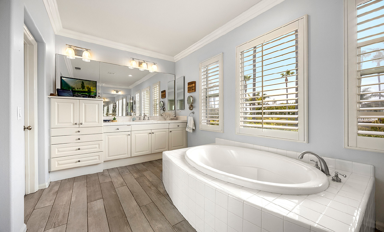 6615 Feather Drive, Huntington Beach CA: 