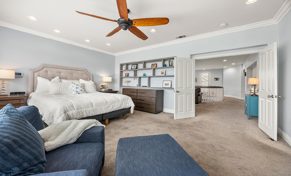 6615 Feather Drive, Huntington Beach CA: 