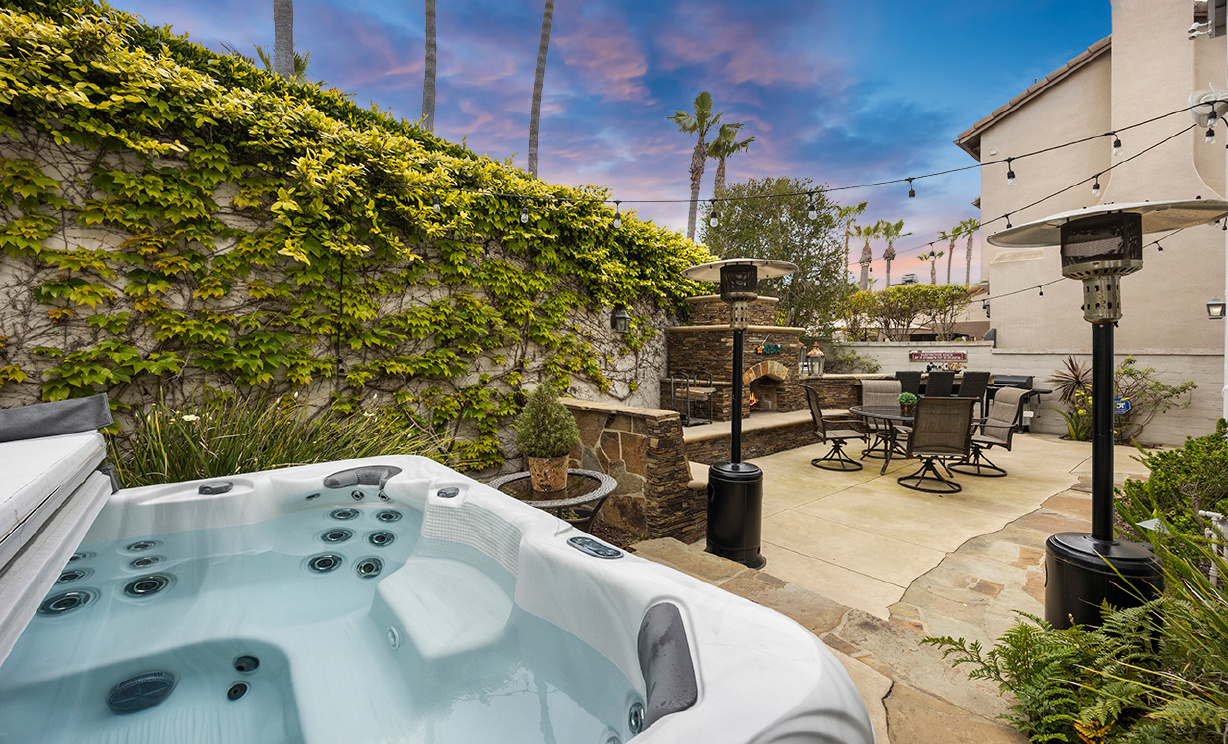 6615 Feather Drive, Huntington Beach CA: 