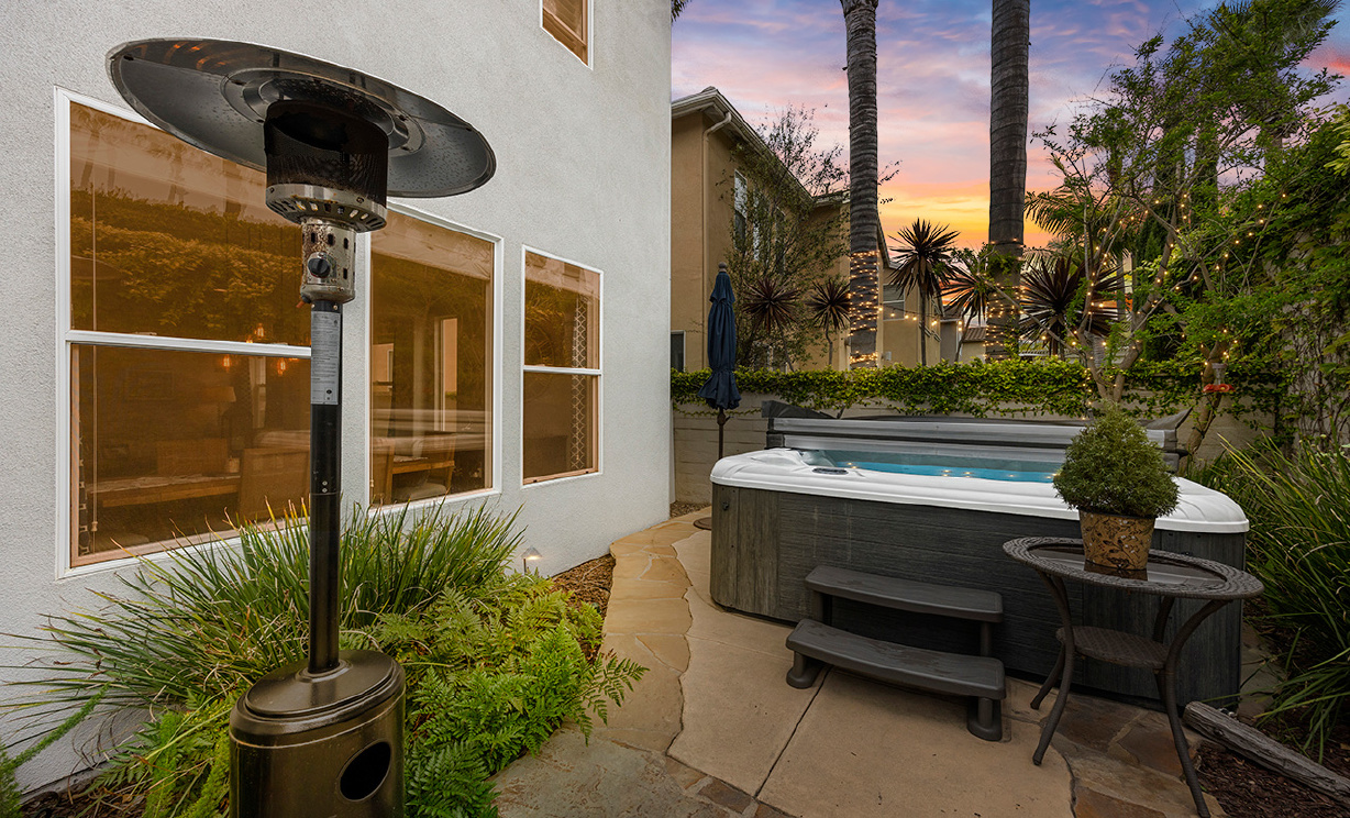 6615 Feather Drive, Huntington Beach CA: 