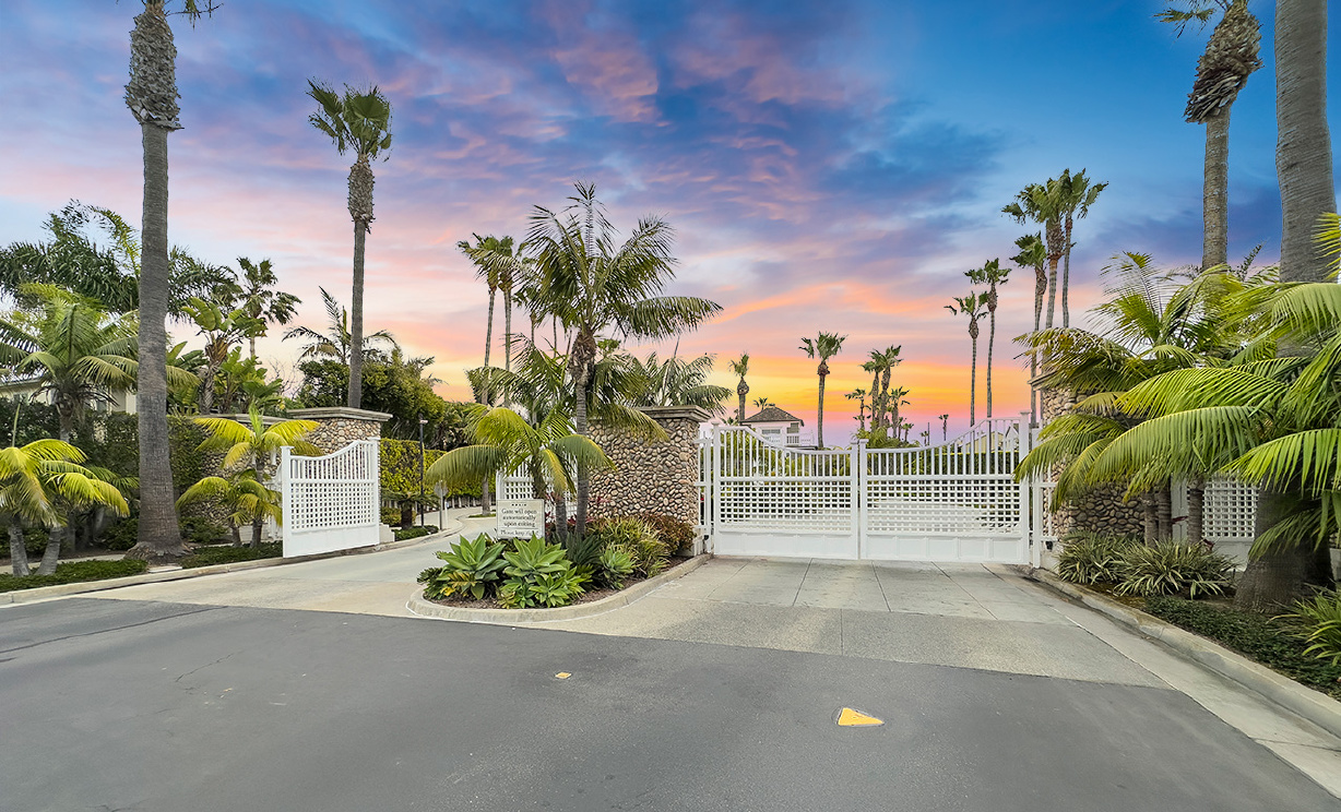 6615 Feather Drive, Huntington Beach CA: 