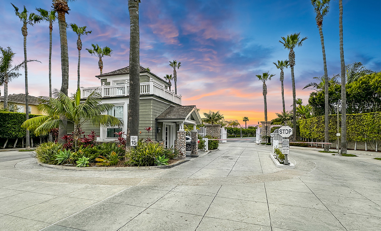 6615 Feather Drive, Huntington Beach CA: 