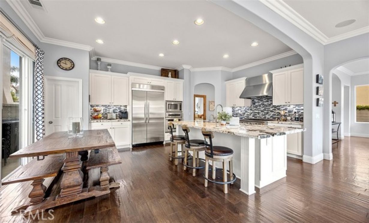 6615 Feather Drive, Huntington Beach CA: 