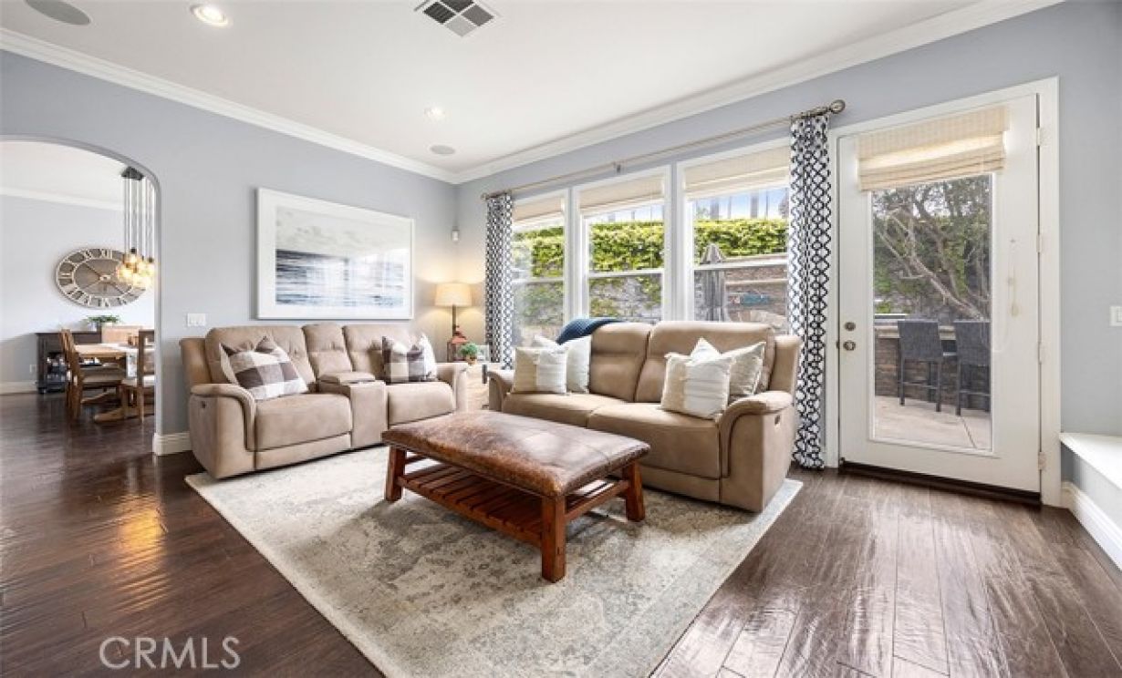 6615 Feather Drive, Huntington Beach CA: 