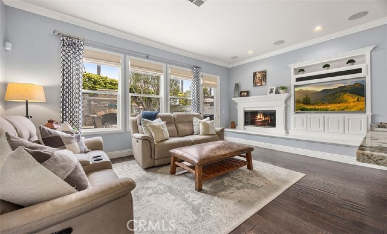 6615 Feather Drive, Huntington Beach CA: 