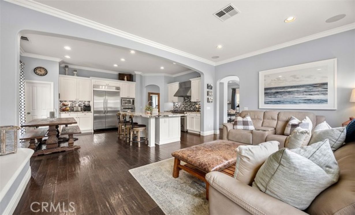 6615 Feather Drive, Huntington Beach CA: 
