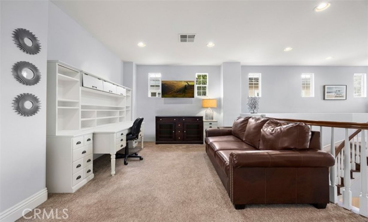 6615 Feather Drive, Huntington Beach CA: 