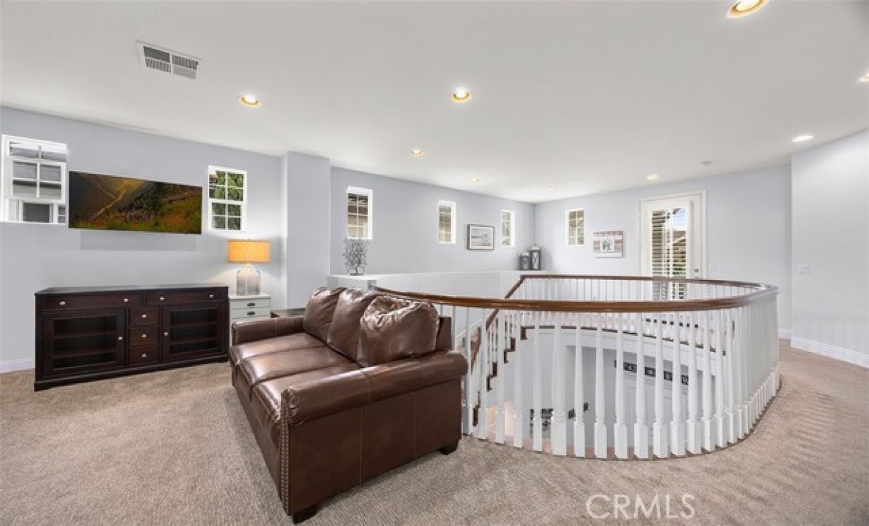 6615 Feather Drive, Huntington Beach CA: 