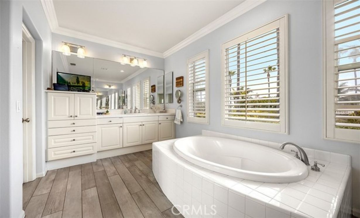 6615 Feather Drive, Huntington Beach CA: 