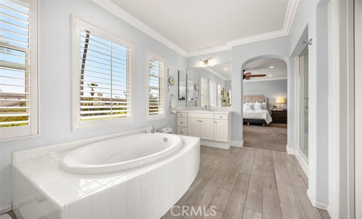 6615 Feather Drive, Huntington Beach CA: 